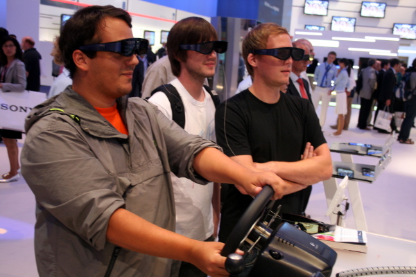 3d technológia - ezek már nem a gyenge minőségű kék-piros lencséjű szemüvegek 3d technológia - ezek már nem a gyenge minőségű kék-piros lencséjű szemüvegek