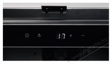 AEG AWUS052B5B Be&eacute;p&iacute;thető borhűtő, 145L, 52 palack, Elektronikus ir&aacute;ny&iacute;t&aacute;s, Fa polcok, Megford&iacute;that&oacute; ajt&oacute;, G energiaoszt&aacute;ly, 82 cm, Fekete Konyhai term&eacute;kek - Hűtő, fagyaszt&oacute; (be&eacute;p&iacute;thető) - Borhűtő - 534073
