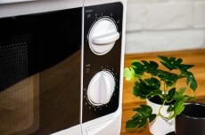 Amica AMG20M70V mikrohull&aacute;m&uacute; s&uuml;tő Konyhai term&eacute;kek - Mikrohull&aacute;m&uacute; s&uuml;tő - Mikrohull&aacute;m&uacute; s&uuml;tő (szabadon&aacute;ll&oacute;) - 331236