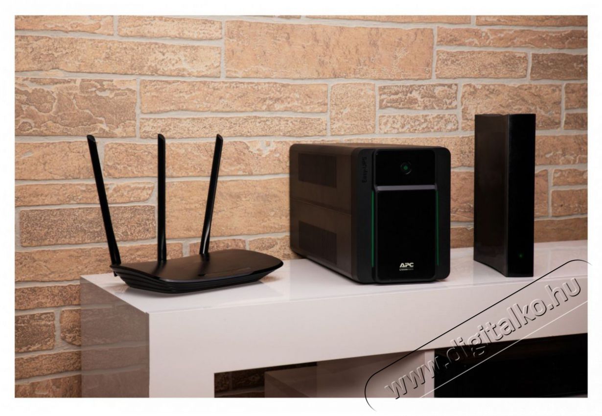 APC EASY UPS BVX 2200VA line interactive schuko sz&uuml;netmentes t&aacute;pegys&eacute;g Iroda &eacute;s sz&aacute;m&iacute;t&aacute;stechnika - Egy&eacute;b sz&aacute;m&iacute;t&aacute;stechnikai term&eacute;k - 456063