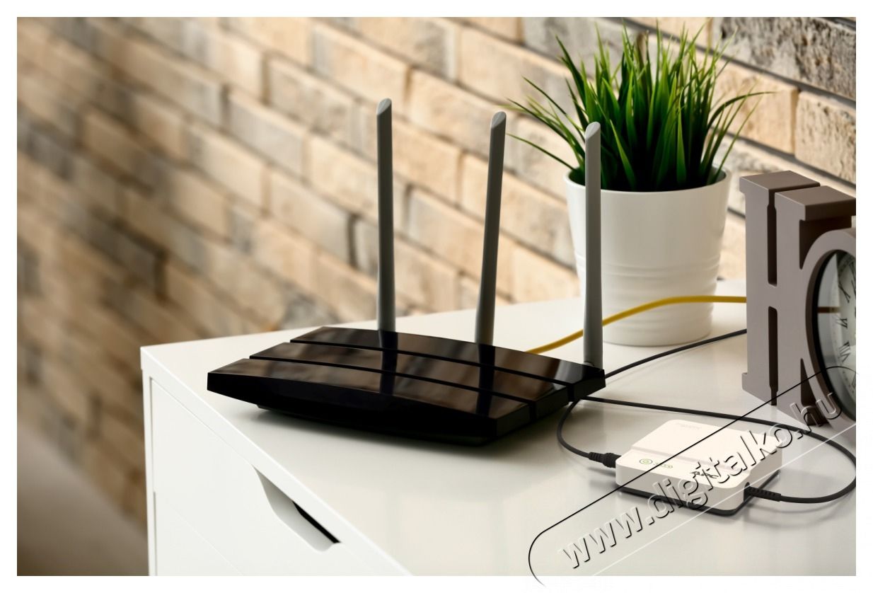 APC Back-UPS Connect 12V 36W DC l&iacute;tium-ion mini sz&uuml;netmentes t&aacute;pegys&eacute;g Iroda &eacute;s sz&aacute;m&iacute;t&aacute;stechnika - Sz&aacute;m&iacute;t&oacute;g&eacute;p tartoz&eacute;k - T&aacute;pegys&eacute;g - 500008