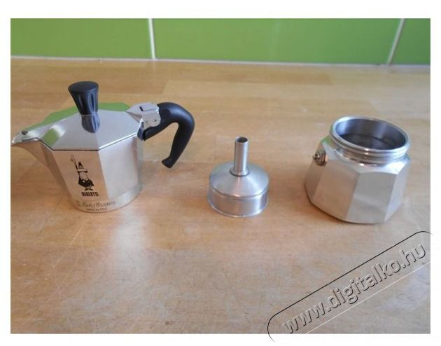 Bialetti Moka Express 2 szem&eacute;lyes Kotyog&oacute;s k&aacute;v&eacute;főző Konyhai term&eacute;kek - K&aacute;v&eacute;főző / k&aacute;v&eacute;&ouml;rlő / kieg&eacute;sz&iacute;tő - Kotyog&oacute; k&aacute;v&eacute;főző - 384920