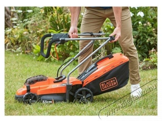 Black & Decker BCMW3318N-XJ Akkus fűny&iacute;r&oacute;, 33 cm, 35l-es fűgyűjtő tart&aacute;ly, akkuk &eacute;s t&ouml;ltő n&eacute;lk&uuml;l H&aacute;ztart&aacute;s / Otthon / K&uuml;lt&eacute;r - K&uuml;lt&eacute;r / kerti term&eacute;k / grill - Fűny&iacute;r&oacute; / gyeplaz&iacute;t&oacute; - 534916