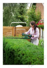 Bosch EasyHedgeCut 45 s&ouml;v&eacute;nyny&iacute;r&oacute; H&aacute;ztart&aacute;s / Otthon / K&uuml;lt&eacute;r - K&uuml;lt&eacute;r / kerti term&eacute;k / grill - S&ouml;v&eacute;ny / k&eacute;zi fű &eacute;s lomb v&aacute;g&oacute; - 380558