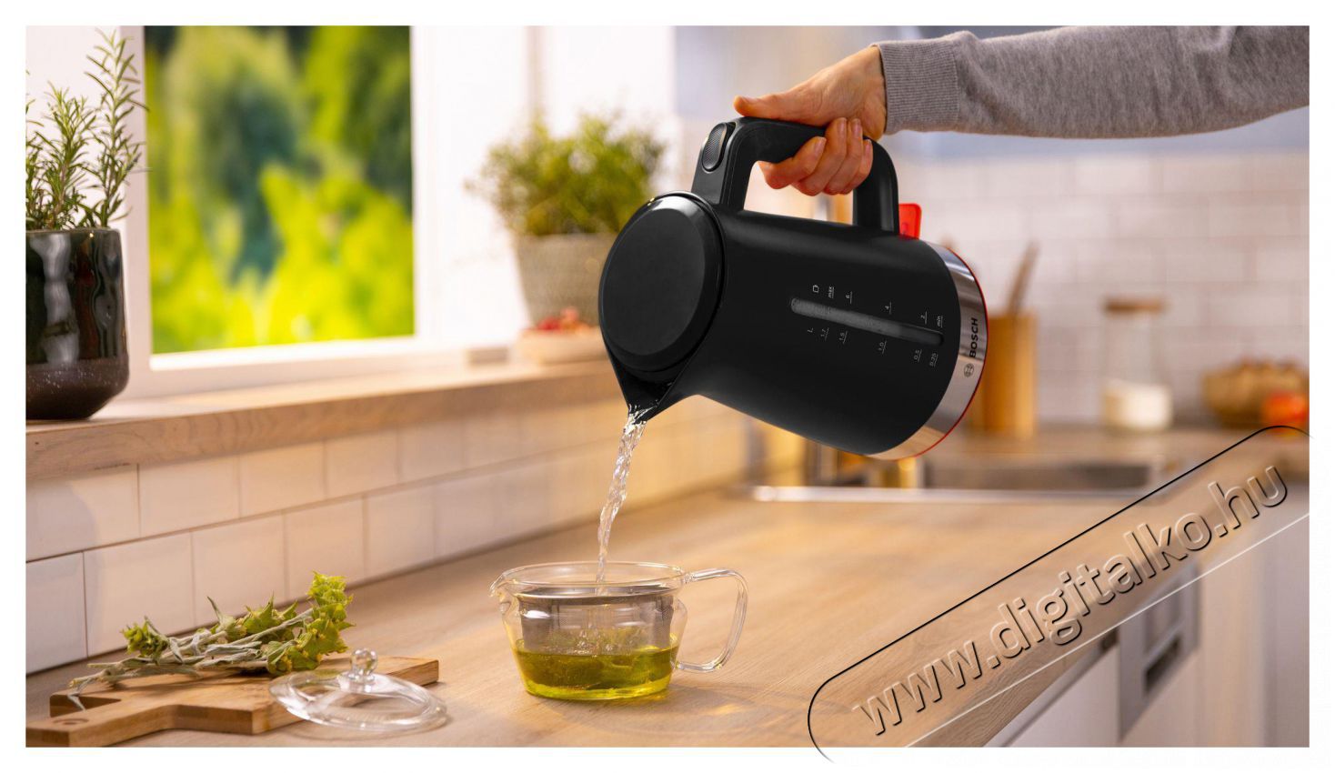 Bosch TWK4M223 MyMoments Konyhai term&eacute;kek - V&iacute;zforral&oacute; / teafőző - 512932