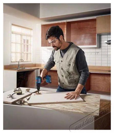 Bosch GSB 185-LI (2x 2.0Ah akkumul&aacute;tor) H&aacute;ztart&aacute;s / Otthon / K&uuml;lt&eacute;r - Szersz&aacute;m - Akkumul&aacute;toros csavarh&uacute;z&oacute; - 518558
