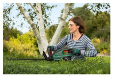 Bosch UniversalHedgeCut 18-55 (akku n&eacute;lk&uuml;l) H&aacute;ztart&aacute;s / Otthon / K&uuml;lt&eacute;r - K&uuml;lt&eacute;r / kerti term&eacute;k / grill - S&ouml;v&eacute;ny / k&eacute;zi fű &eacute;s lomb v&aacute;g&oacute; - 518593