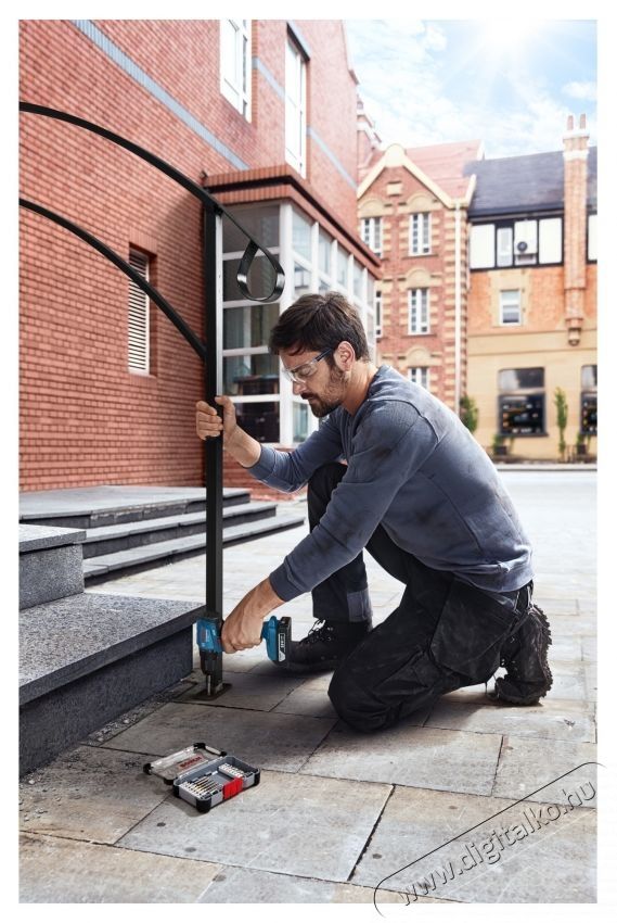 Bosch Professional GSR 185-LI Akkus f&uacute;r&oacute;csavaroz&oacute;, 18 V, 54/21 Nm, 1900 RPM, 4 Ah akkumul&aacute;tor + t&ouml;ltő, Textil t&aacute;ska H&aacute;ztart&aacute;s / Otthon / K&uuml;lt&eacute;r - Szersz&aacute;m - Csavarh&uacute;z&oacute; / kulcs / f&uacute;r&oacute; / szersz&aacute;m k&eacute;szlet - 534971