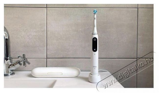 BRAUN Oral-B iO6 elektromos fogkefe feh&eacute;r Sz&eacute;ps&eacute;g&aacute;pol&aacute;s / Eg&eacute;szs&eacute;g - Sz&aacute;j / fog &aacute;pol&aacute;s - Elektromos fogkefe - 372257