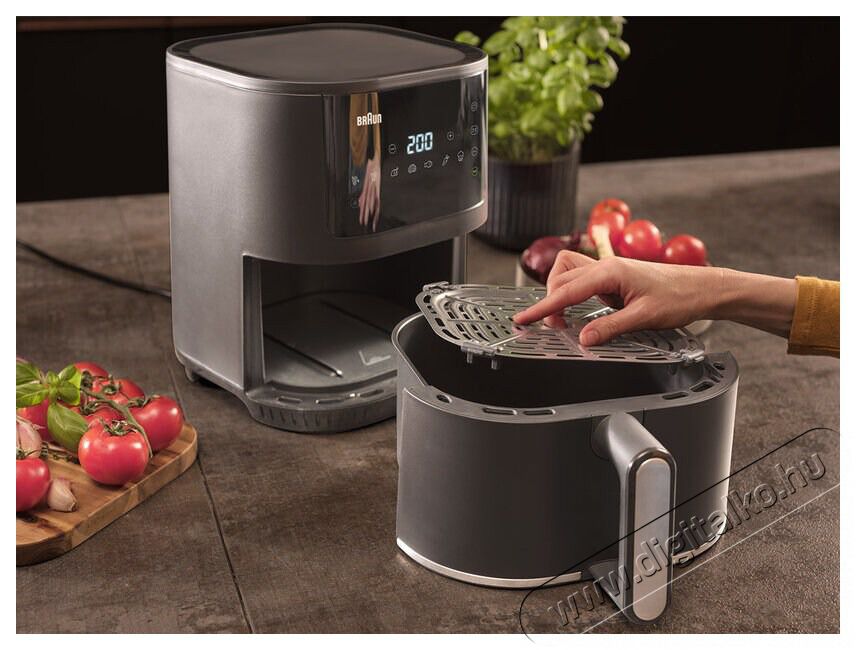 BRAUN MultiFry 3 HF3030 fekete forr&oacute;levegős s&uuml;tő Konyhai term&eacute;kek - Konyhai kisg&eacute;p (s&uuml;t&eacute;s / főz&eacute;s / hűt&eacute;s / &eacute;telk&eacute;sz&iacute;t&eacute;s) - L&eacute;gkever&eacute;ses főzőg&eacute;p / elektromos kukta / multifunkci&oacute;s s&uuml;tő - 505118