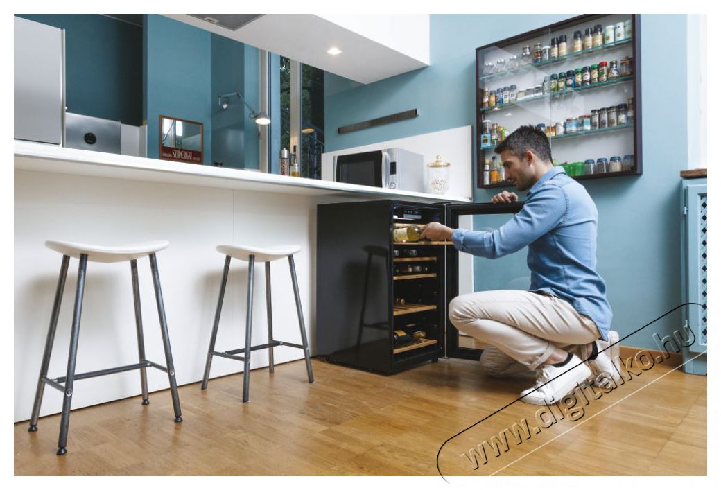 Candy CWC 154 EEL/N Borhűtő Konyhai term&eacute;kek - Hűtő, fagyaszt&oacute; (szabadon&aacute;ll&oacute;) - Borhűtő - 370259