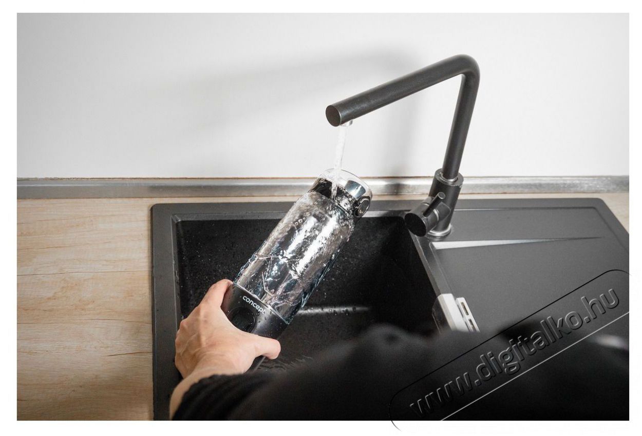 Concept SM4001 Smoothie FitMaker, fekete Konyhai kisg&eacute;p (elők&eacute;sz&iacute;t&eacute;s / feldolgoz&aacute;s) Konyhai term&eacute;kek - Konyhai kisg&eacute;p (elők&eacute;sz&iacute;t&eacute;s / feldolgoz&aacute;s) - Turmixg&eacute;p - 523307