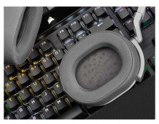 Corsair HS65 Surround feh&eacute;r gamer headset Audio-Video / Hifi / Multim&eacute;dia - F&uuml;l &eacute;s Fejhallgat&oacute;k - Fejhallgat&oacute; mikrofonnal / headset - 477639
