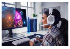 Corsair HS65 Surround feh&eacute;r gamer headset Audio-Video / Hifi / Multim&eacute;dia - F&uuml;l &eacute;s Fejhallgat&oacute;k - Fejhallgat&oacute; mikrofonnal / headset - 477639