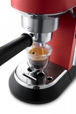 Delonghi EC 685.R Dedica Style k&aacute;v&eacute;főző Konyhai term&eacute;kek - K&aacute;v&eacute;főző / k&aacute;v&eacute;&ouml;rlő / kieg&eacute;sz&iacute;tő - Pressz&oacute; k&aacute;v&eacute;főző - 322276