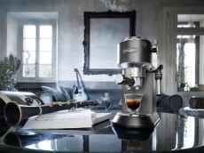 Delonghi Dedica Style EC 685.BK k&aacute;v&eacute;főző Konyhai term&eacute;kek - K&aacute;v&eacute;főző / k&aacute;v&eacute;&ouml;rlő / kieg&eacute;sz&iacute;tő - Pressz&oacute; k&aacute;v&eacute;főző - 322299
