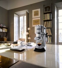 Delonghi EC 685.M Dedica Style k&aacute;v&eacute;főző Konyhai term&eacute;kek - K&aacute;v&eacute;főző / k&aacute;v&eacute;&ouml;rlő / kieg&eacute;sz&iacute;tő - Pressz&oacute; k&aacute;v&eacute;főző - 322278