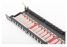 DIGITUS CAT6 HD 24port 19" 0,5U kompakt fekete &aacute;rny&eacute;kolt Patch Panel Iroda &eacute;s sz&aacute;m&iacute;t&aacute;stechnika - H&aacute;l&oacute;zat - H&aacute;l&oacute;zati kieg&eacute;sz&iacute;tő - 393082
