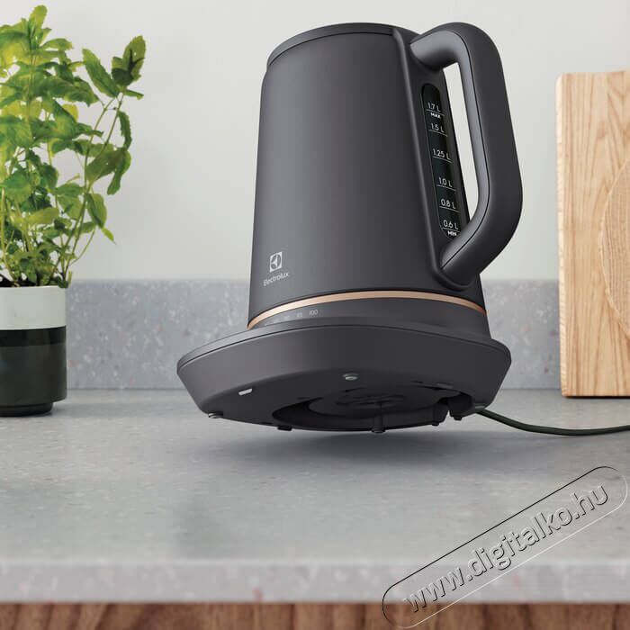 Electrolux E7K1-6BP v&iacute;zforral&oacute; Konyhai term&eacute;kek - V&iacute;zforral&oacute; / teafőző - 370311
