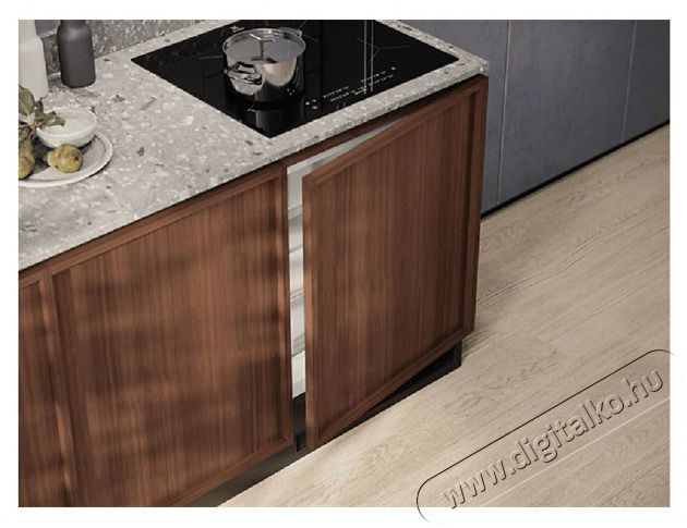 Electrolux LXB2AE82S feh&eacute;r be&eacute;p&iacute;thető hűtőszekr&eacute;ny Konyhai term&eacute;kek - Hűtő, fagyaszt&oacute; (be&eacute;p&iacute;thető) - Egyajt&oacute;s hűtő - 497802
