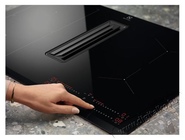 Electrolux KCC83443 fekete, be&eacute;p&iacute;thető, indukci&oacute;s, főzőz&oacute;na: 4, be&eacute;p&iacute;thető m&eacute;ret: 56cm, főzőlap Konyhai term&eacute;kek - S&uuml;tő-főzőlap, tűzhely (be&eacute;p&iacute;thető) - Indukci&oacute;s főzőlap (be&eacute;p&iacute;thető) - 513984