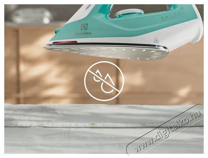 Electrolux E5SI2-2AM Care 500 z&ouml;ld gőz&ouml;lős vasal&oacute; H&aacute;ztart&aacute;s / Otthon / K&uuml;lt&eacute;r - Vasal&oacute; - Vasal&oacute; - 495932