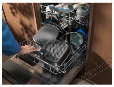 Electrolux EAF5B 700 fekete 5 L forr&oacute;levegős s&uuml;tő Konyhai term&eacute;kek - Konyhai kisg&eacute;p (s&uuml;t&eacute;s / főz&eacute;s / hűt&eacute;s / &eacute;telk&eacute;sz&iacute;t&eacute;s) - L&eacute;gkever&eacute;ses főzőg&eacute;p / elektromos kukta / multifunkci&oacute;s s&uuml;tő - 495845