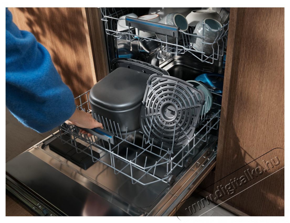 Electrolux EAF7SB 800 fekete 7 L gőzfunkci&oacute;s forr&oacute;levegős s&uuml;tő Konyhai term&eacute;kek - Konyhai kisg&eacute;p (s&uuml;t&eacute;s / főz&eacute;s / hűt&eacute;s / &eacute;telk&eacute;sz&iacute;t&eacute;s) - L&eacute;gkever&eacute;ses főzőg&eacute;p / elektromos kukta / multifunkci&oacute;s s&uuml;tő - 495846