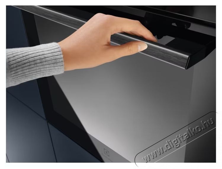 Electrolux EOD5H70BZ, Be&eacute;p&iacute;thető elektromos s&uuml;tő, 65 l, AquaClean, 9 funkci&oacute;s, Wi-fi csatlakoz&aacute;s, SteamBake, Grill, A energiaoszt&aacute;ly, Fekete Konyhai term&eacute;kek - S&uuml;tő-főzőlap, tűzhely (be&eacute;p&iacute;thető) - S&uuml;tő (be&eacute;p&iacute;thető) - 537780