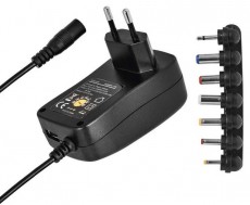Emos N3112 univerz&aacute;lis h&aacute;l&oacute;zati adapter USB aljzattal - 1500mA H&aacute;ztart&aacute;s / Otthon / K&uuml;lt&eacute;r - Vil&aacute;g&iacute;t&aacute;s / elektromoss&aacute;g - H&aacute;l&oacute;zati eloszt&oacute; / hosszabb&iacute;t&oacute; / adapter - 369303