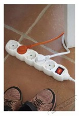 Emos P1523R 5 aljzat 3m&eacute;ter 1,5mm2 kapcsol&oacute;s feh&eacute;r eloszt&oacute; H&aacute;ztart&aacute;s / Otthon / K&uuml;lt&eacute;r - Vil&aacute;g&iacute;t&aacute;s / elektromoss&aacute;g - H&aacute;l&oacute;zati eloszt&oacute; / hosszabb&iacute;t&oacute; / adapter - 386847