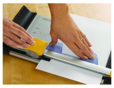 Fellowes Neutron A4+ v&aacute;g&oacute;g&eacute;p Iroda &eacute;s sz&aacute;m&iacute;t&aacute;stechnika - Pap&iacute;r kezelő term&eacute;k - Pap&iacute;rv&aacute;g&oacute; - 415704