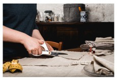 FISKARS 1020412 21 cm feh&eacute;r &aacute;ltal&aacute;nos oll&oacute; Konyhai term&eacute;kek - Konyhai eszk&ouml;z - K&eacute;s / oll&oacute; - 406898