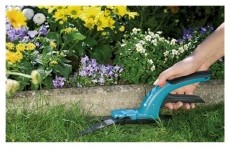 Gardena Comfort fűny&iacute;r&oacute; oll&oacute; H&aacute;ztart&aacute;s / Otthon / K&uuml;lt&eacute;r - K&uuml;lt&eacute;r / kerti term&eacute;k / grill - S&ouml;v&eacute;ny / k&eacute;zi fű &eacute;s lomb v&aacute;g&oacute; - 452911