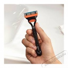 GILLETTE Fusion + 11 db borotvabet&eacute;t Sz&eacute;ps&eacute;g&aacute;pol&aacute;s / Eg&eacute;szs&eacute;g - Szőrtelen&iacute;tő / borotva - F&eacute;rfi borotva - 510489