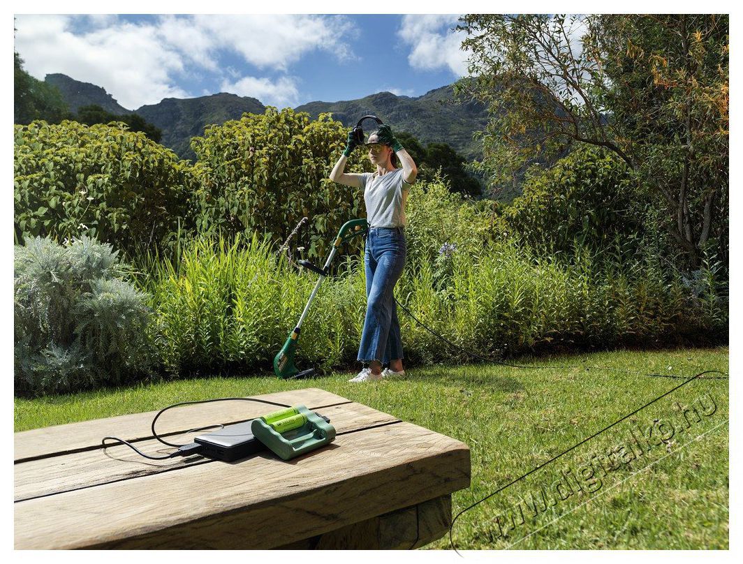 GP Batteries GP USB Everyday B421 Akkut&ouml;ltő + 4&times;AA GP ReCyko 2700 F&eacute;nyk&eacute;pezőg&eacute;p / kamera - Sport kamera tartoz&eacute;kok - Akkumul&aacute;tor / t&ouml;ltő - 441486