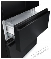 Hisense RF632N4WFE Amerikai t&iacute;pus&uacute; Side By Side hűtő Konyhai term&eacute;kek - Hűtő, fagyaszt&oacute; (szabadon&aacute;ll&oacute;) - Amerikai t&iacute;pus&uacute; Side By Side hűtő - 527308