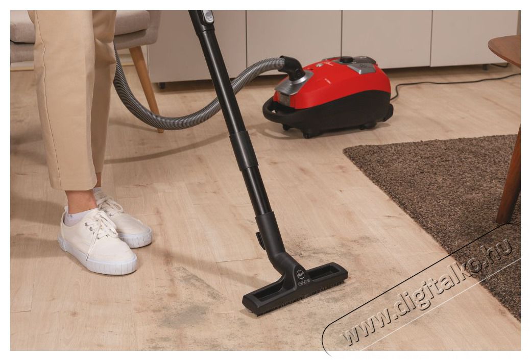Hoover HE310HM 011 piros-sz&uuml;rke porzs&aacute;kos porsz&iacute;v&oacute; H&aacute;ztart&aacute;s / Otthon / K&uuml;lt&eacute;r - Porsz&iacute;v&oacute; / takar&iacute;t&oacute;g&eacute;p - Porzs&aacute;kos porsz&iacute;v&oacute; - 462099