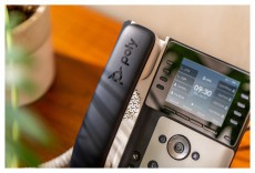 HP Poly Edge E350 PoE IP telefon Mobil / Kommunik&aacute;ci&oacute; / Smart - Vezet&eacute;kes telefon / fax - 514270