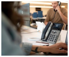 HP Poly Edge E350 PoE IP telefon Mobil / Kommunik&aacute;ci&oacute; / Smart - Vezet&eacute;kes telefon / fax - 514270