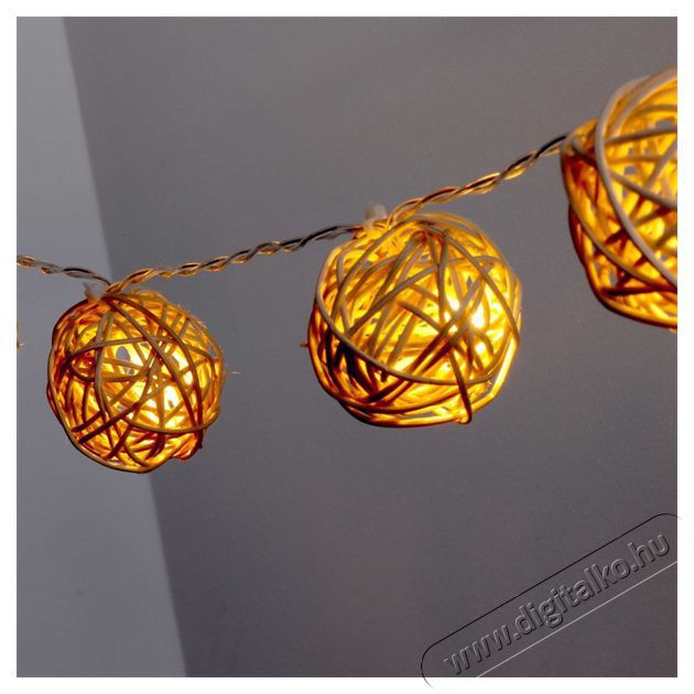 Iris G&ouml;mb alak&uacute; fonott/rattan/1,5m/meleg feh&eacute;r/10db LED-es/3xAA elemes f&eacute;nydekor&aacute;ci&oacute; H&aacute;ztart&aacute;s / Otthon / K&uuml;lt&eacute;r - Vil&aacute;g&iacute;t&aacute;s / elektromoss&aacute;g - Led szalag / f&eacute;nyf&uuml;z&eacute;r - 388526