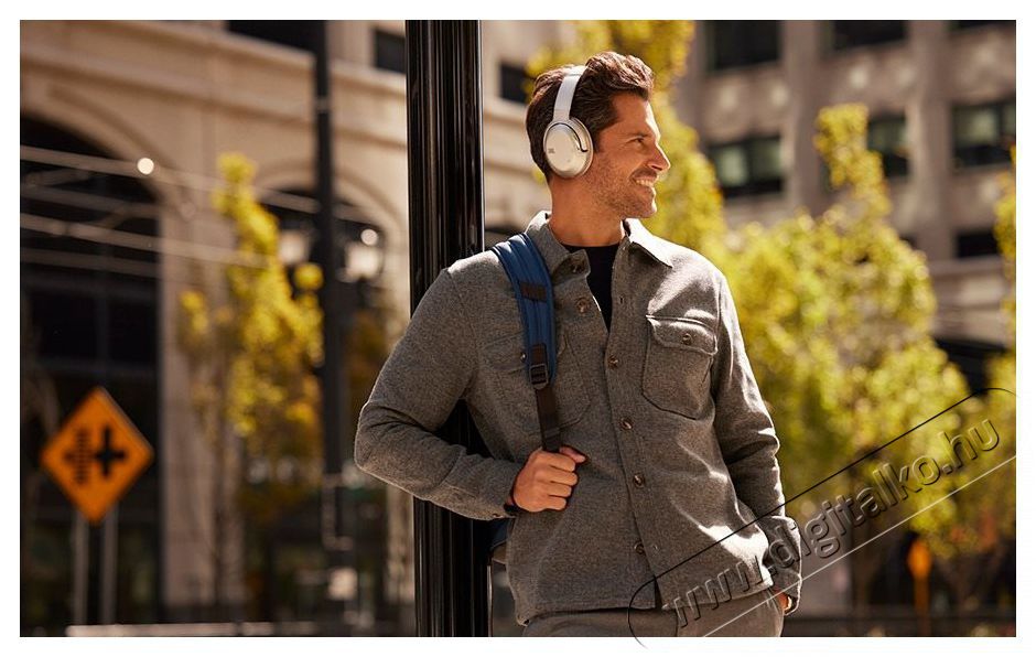 JBL Tour One M2 bluetooth-os, zajszűrős fejhallgat&oacute;, pezsgő Audio-Video / Hifi / Multim&eacute;dia - F&uuml;l &eacute;s Fejhallgat&oacute;k - Fejhallgat&oacute; mikrofonnal / headset - 502577