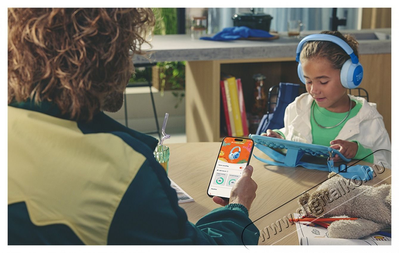 JBL JR 470 NC vezet&eacute;k n&eacute;lk&uuml;li zajszűrős k&eacute;k gyermek fejhallgat&oacute; Audio-Video / Hifi / Multim&eacute;dia - F&uuml;l &eacute;s Fejhallgat&oacute;k - Fejhallgat&oacute; - 514454