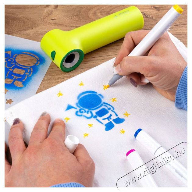 JOLLY Airbrush Textile 12 darabos k&eacute;tv&eacute;gű sz&iacute;nes textilmarker ut&aacute;nt&ouml;ltő k&eacute;szlet Iroda &eacute;s sz&aacute;m&iacute;t&aacute;stechnika - Egy&eacute;b sz&aacute;m&iacute;t&aacute;stechnikai term&eacute;k - 510820