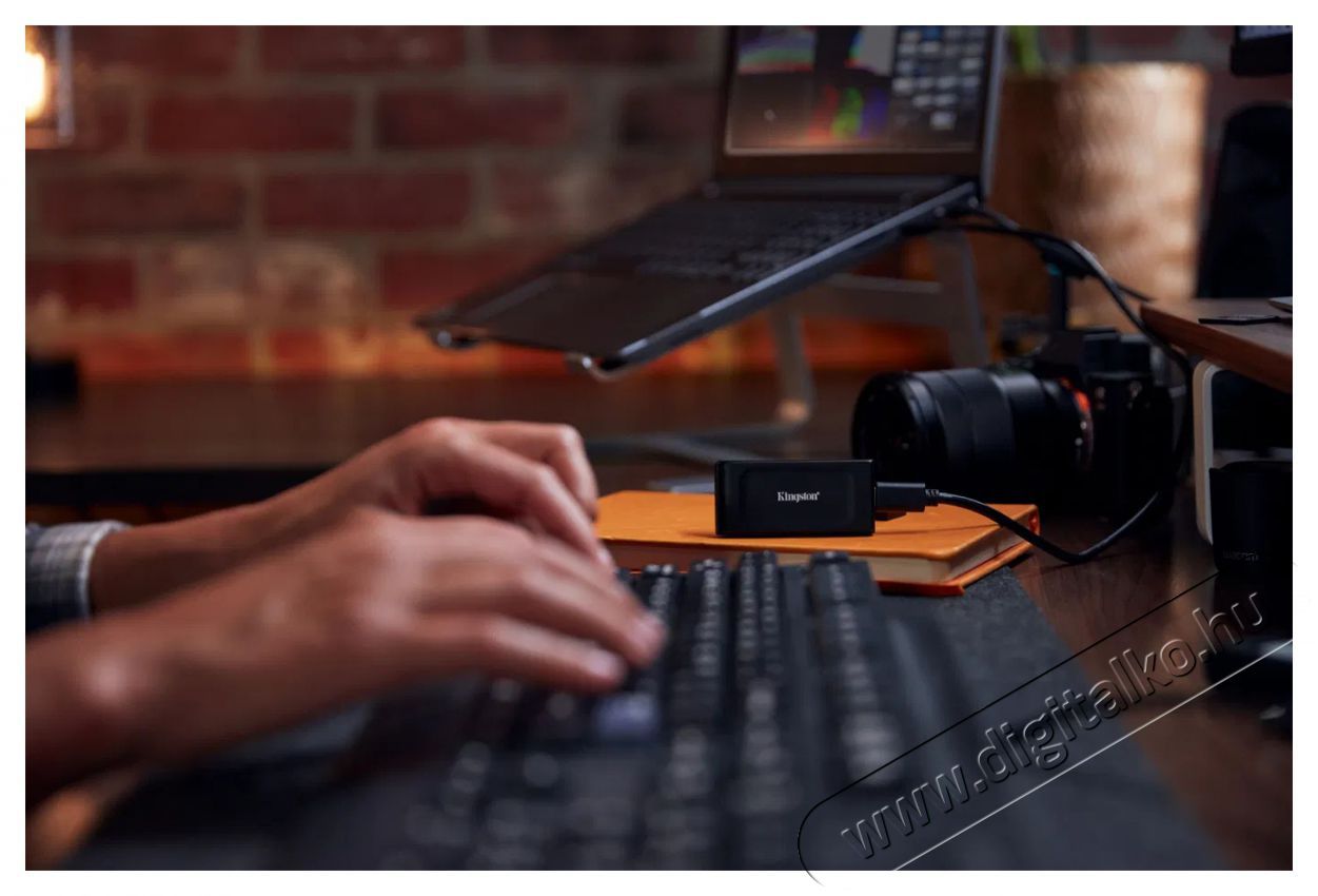 Kingston XS1000 SSD 2TB Iroda &eacute;s sz&aacute;m&iacute;t&aacute;stechnika - Adatt&aacute;rol&oacute; / merevlemez - K&uuml;lső SSD - 503356