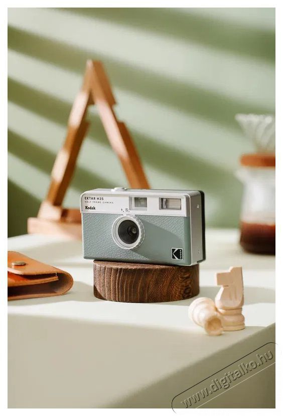 Kodak EKTAR H35 Film Camera Sage F&eacute;nyk&eacute;pezőg&eacute;p / kamera - Kompakt f&eacute;nyk&eacute;pezőg&eacute;p - Anal&oacute;g f&eacute;nyk&eacute;pezőg&eacute;p - 520099