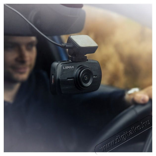 LAMAX C11 GPS 4K aut&oacute;s menetr&ouml;gz&iacute;tő kamera F&eacute;nyk&eacute;pezőg&eacute;p / kamera - Aut&oacute;s fed&eacute;lzeti kamera - 508348