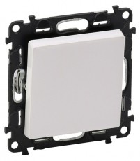 Legrand 752111 Valena Life feh&eacute;r v&aacute;lt&oacute;&eacute;rintkezős nyom&oacute;kapcsol&oacute; H&aacute;ztart&aacute;s / Otthon / K&uuml;lt&eacute;r - Vil&aacute;g&iacute;t&aacute;s / elektromoss&aacute;g - H&aacute;l&oacute;zati eloszt&oacute; / hosszabb&iacute;t&oacute; / adapter - 392432