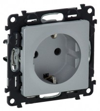 Legrand 753321 Valena Life aluminium 2P+F csatlakoz&oacute;aljzat H&aacute;ztart&aacute;s / Otthon / K&uuml;lt&eacute;r - Vil&aacute;g&iacute;t&aacute;s / elektromoss&aacute;g - H&aacute;l&oacute;zati eloszt&oacute; / hosszabb&iacute;t&oacute; / adapter - 392337