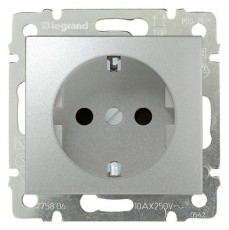 Legrand 770120 Valena aluminium 2P+F csatlakoz&oacute;aljzat H&aacute;ztart&aacute;s / Otthon / K&uuml;lt&eacute;r - Vil&aacute;g&iacute;t&aacute;s / elektromoss&aacute;g - H&aacute;l&oacute;zati eloszt&oacute; / hosszabb&iacute;t&oacute; / adapter - 392155